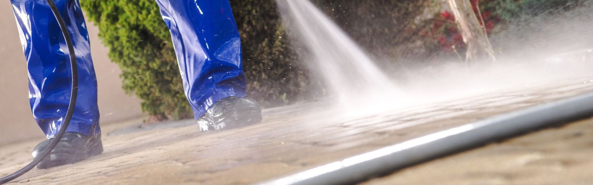Power Wash Driveway Services in Toronto: Revitalize Your Home’s Curb Appeal